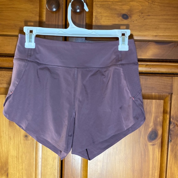 Athleta Run With It 3” Womens Purple Shorts - Picture 3 of 6